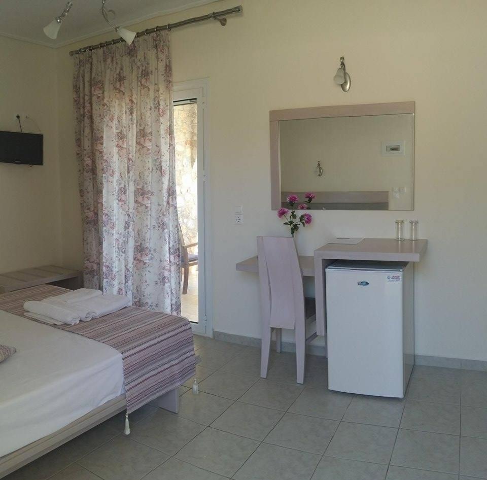 Voula Resort Elafónisos Habitación foto